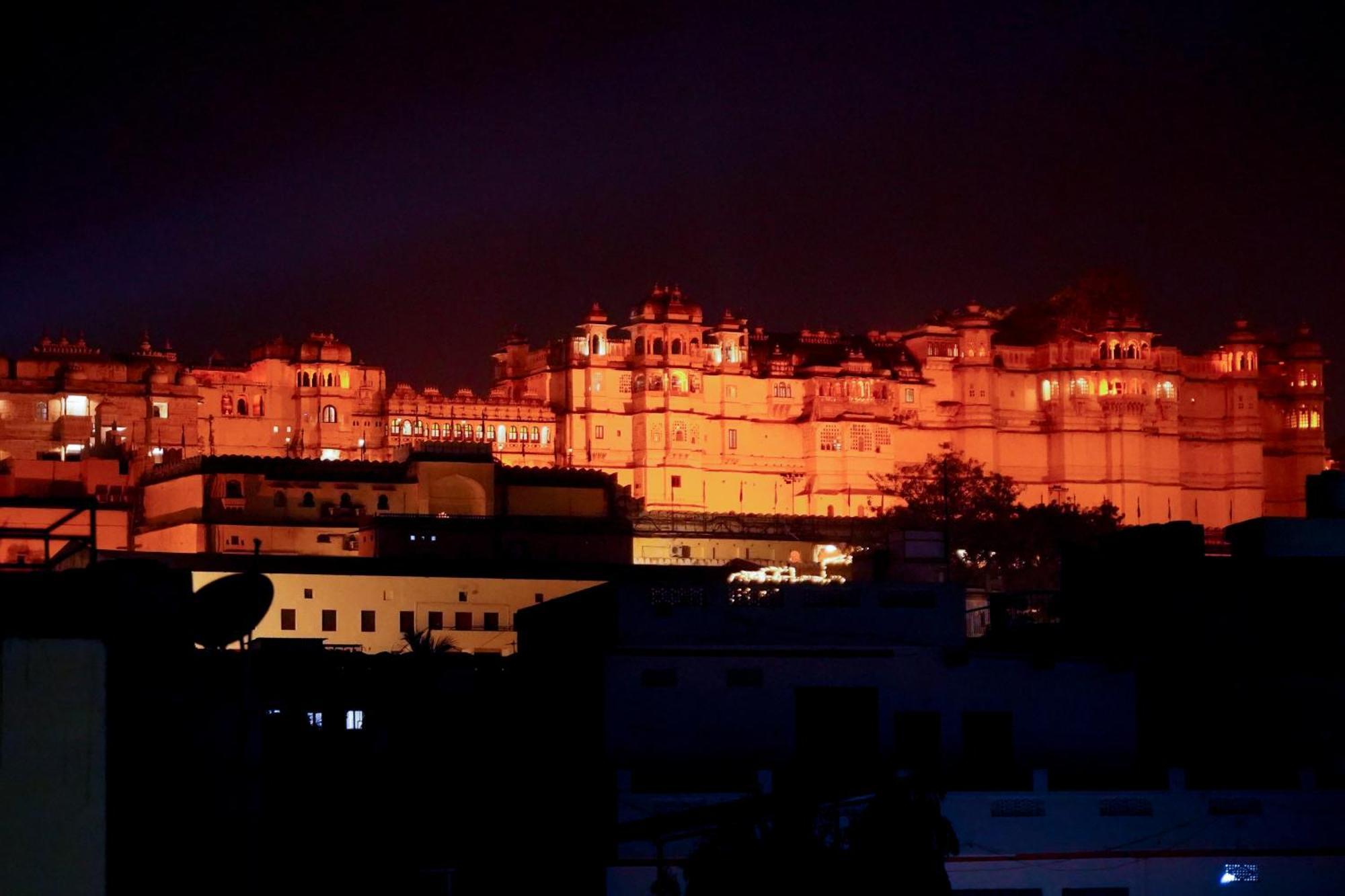 Shri Daulat Villas Udaipur Bagian luar foto