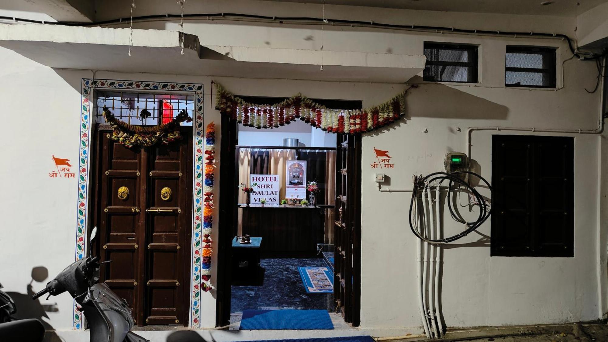 Shri Daulat Villas Udaipur Bagian luar foto